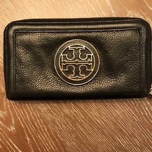 TORY BURCH wallet pebbled leather Amanda